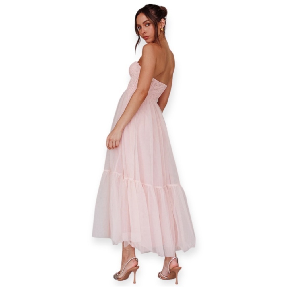 Selfie Leslie Gown Strapless
Dancing With Me Sweetheart Tulle Midi Dress Pink - Picture 2 of 16